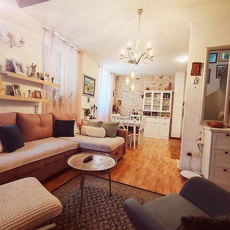 Apartman Hygge Omis Exterior photo
