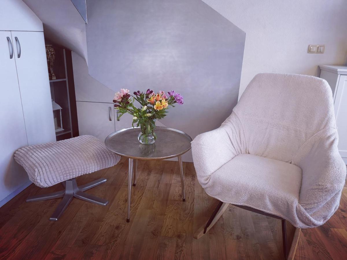 Apartman Hygge Omis Exterior photo