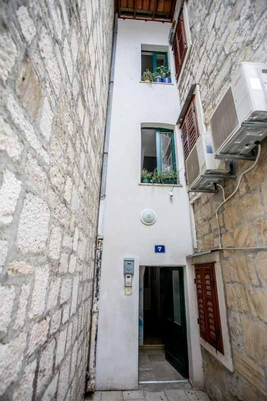Apartman Hygge Omis Exterior photo